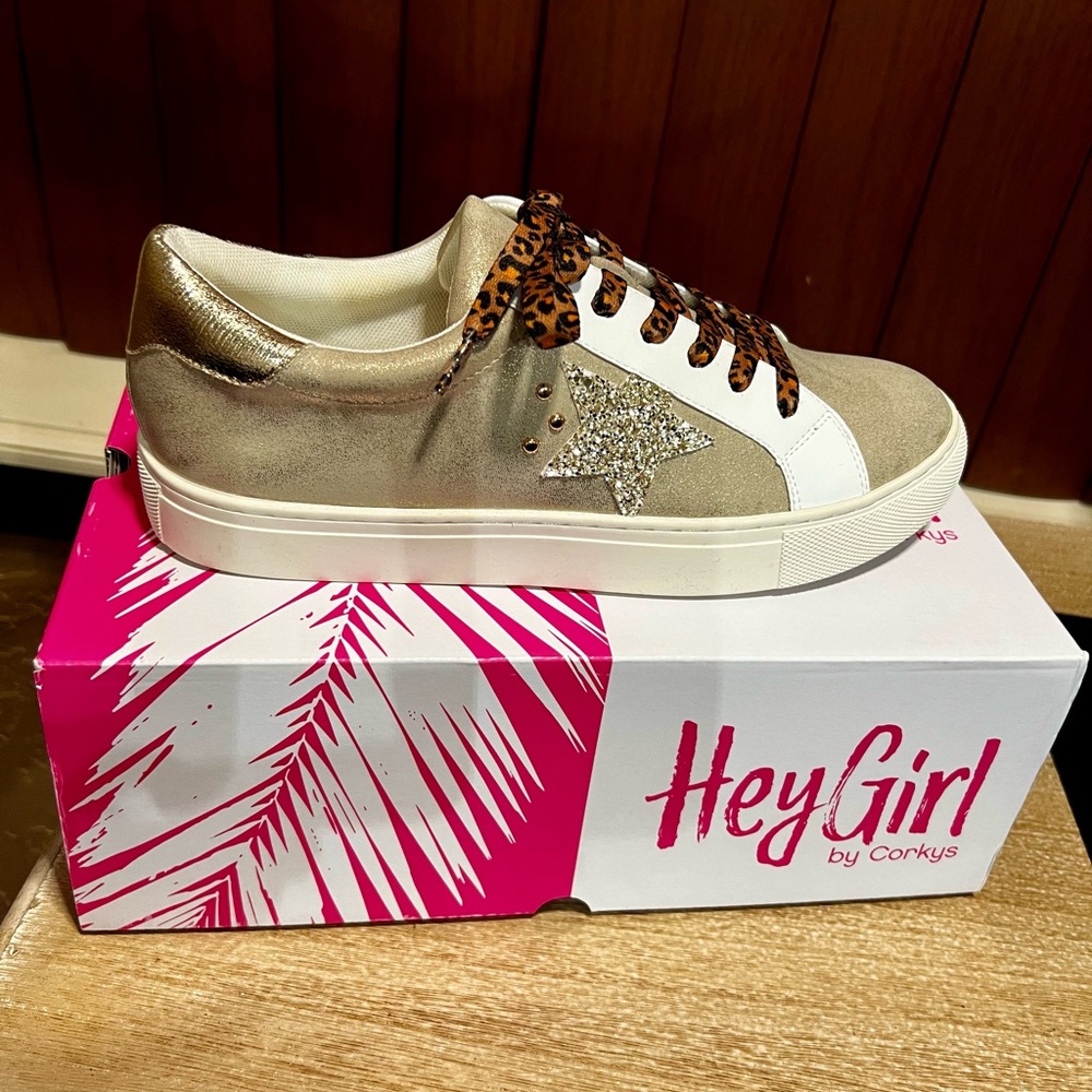 Gold and Leopard 🛍️🔥. Corkys metallic shoes with glitter star & Leopard laces.